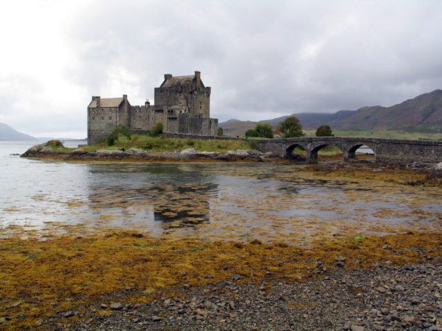  Eilean Donan Castle 